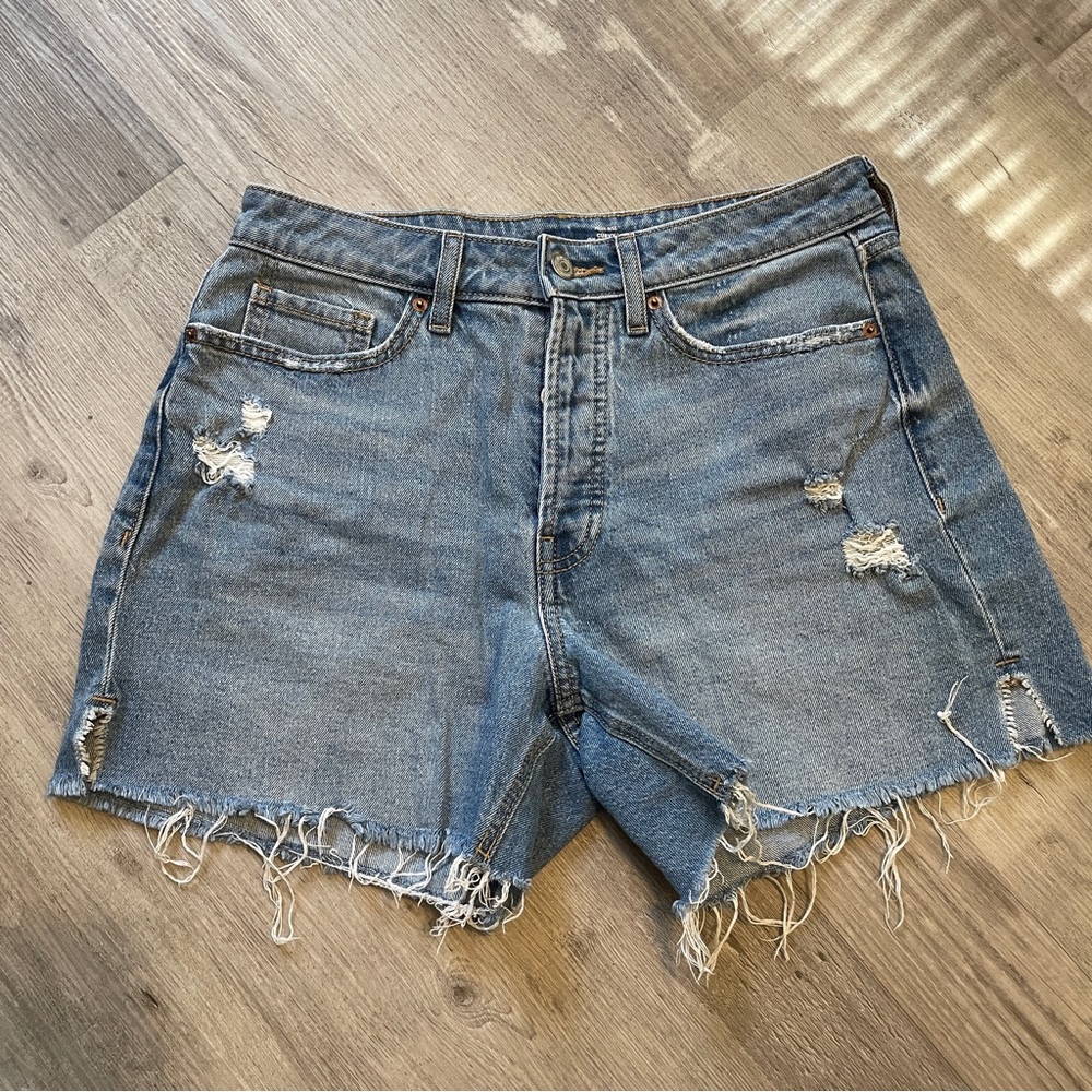 Old Navy Distressed Denim Women Shorts